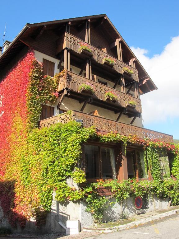 Logis La Charpenterie Hotel Talloires Buitenkant foto