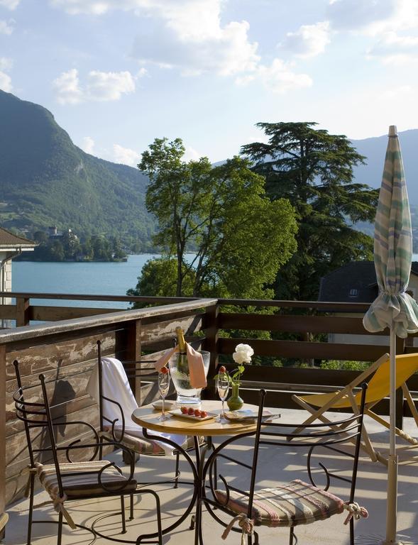 Logis La Charpenterie Hotel Talloires Kamer foto