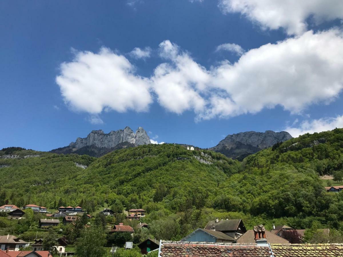 Logis La Charpenterie Hotel Talloires Buitenkant foto